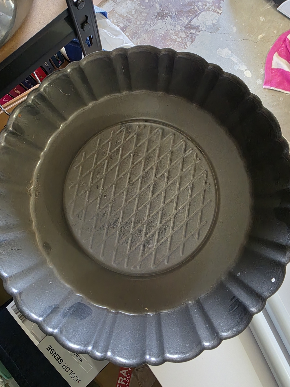 Classic Gray Fluted Pie Pan - Durable Nonstick Bakeware